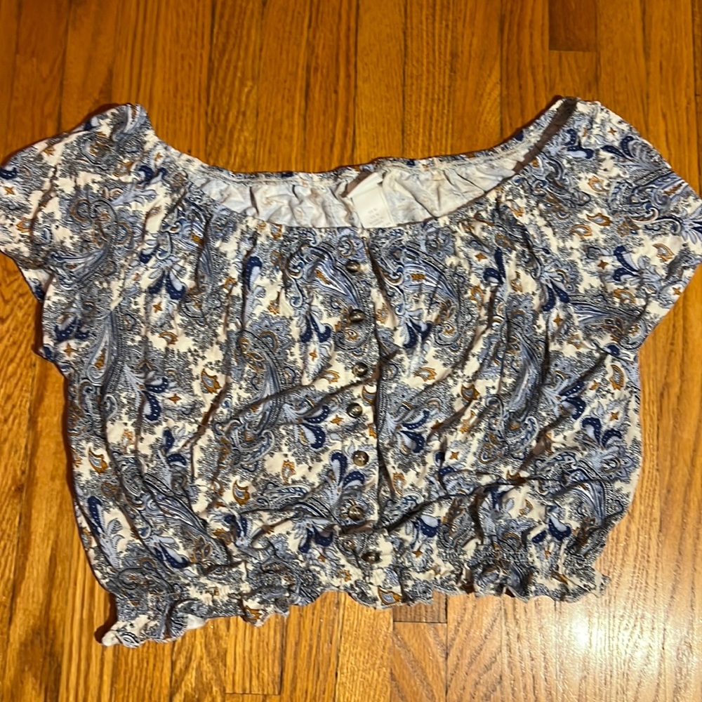 Blue swirl patterned H&M crop top